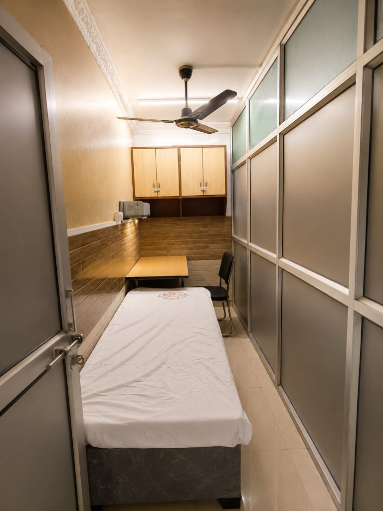 Single Bed Non AC Cabin